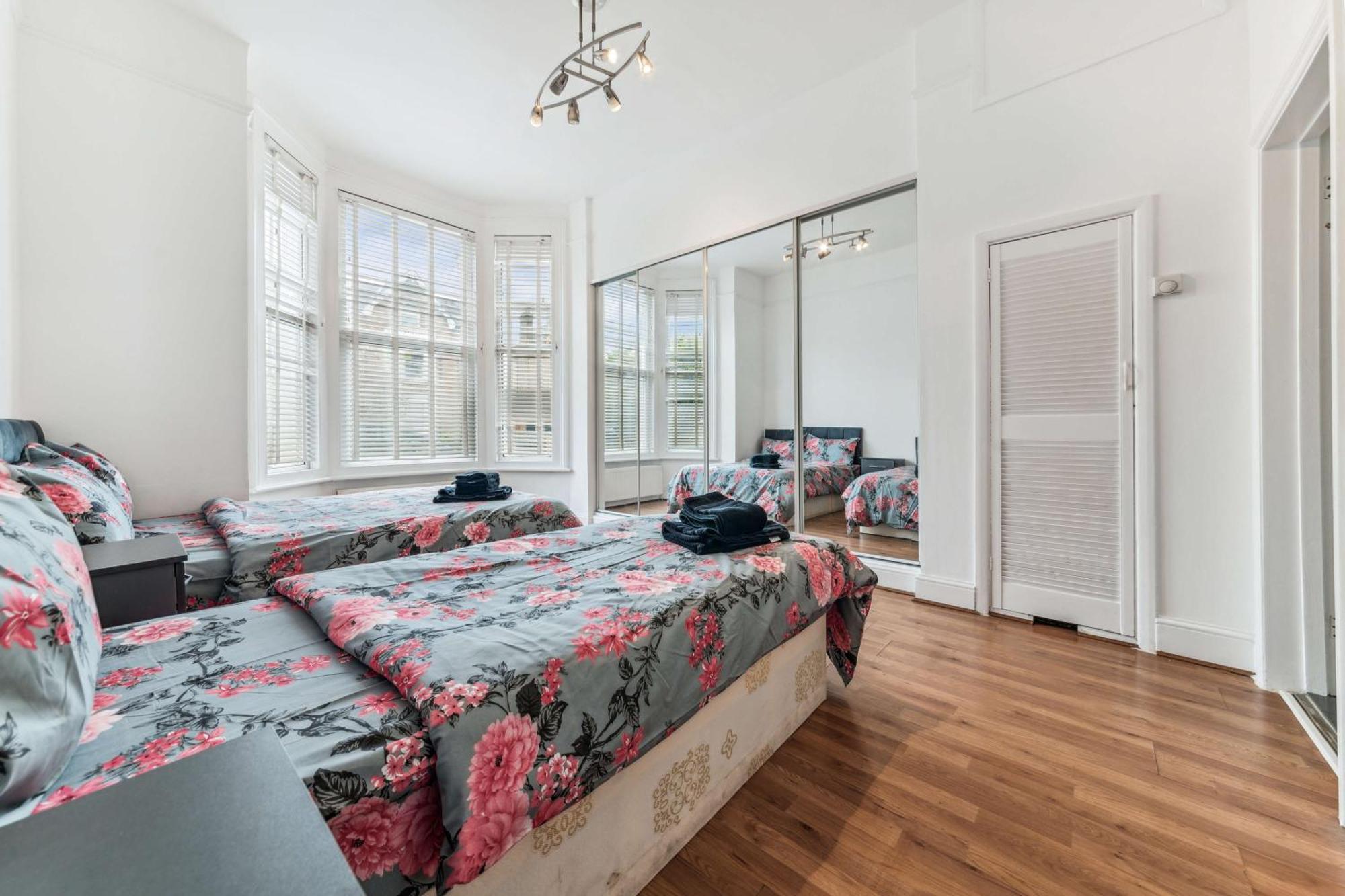 Cozy Wimbledon Apartment London Exteriör bild