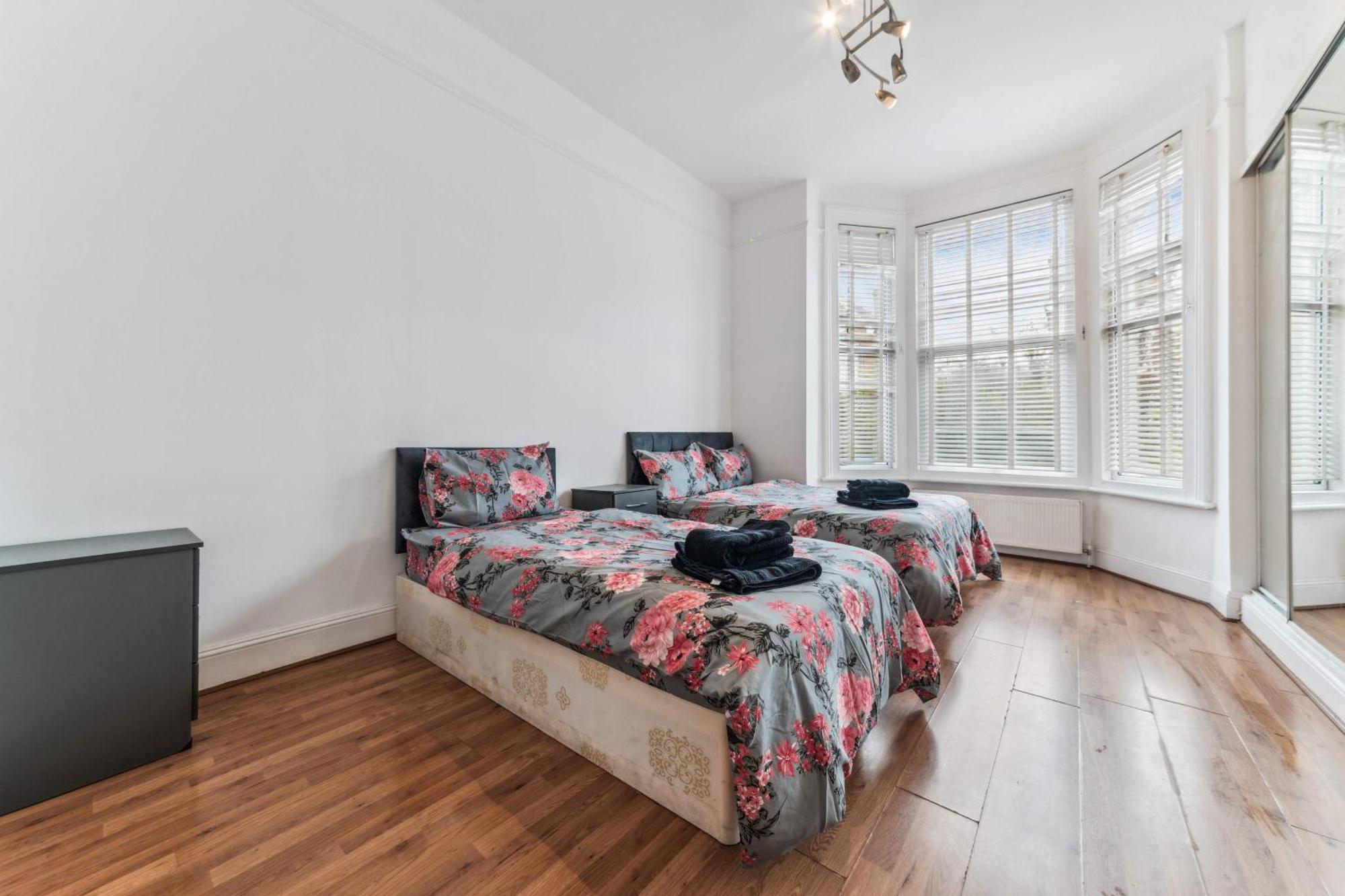 Cozy Wimbledon Apartment London Exteriör bild